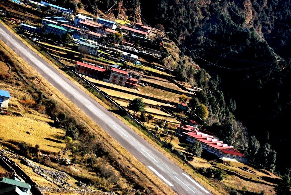 Lukla Airport Resort Lukla Exterior foto
